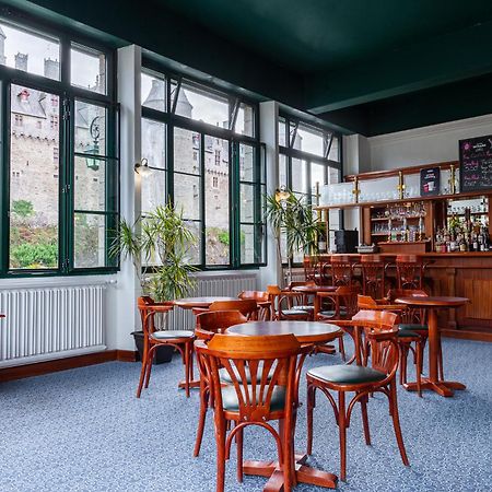 Hotel Restaurant Du Chateau Josselin Bagian luar foto