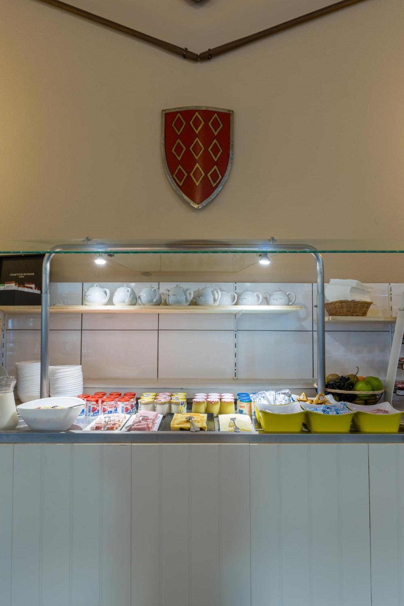 Hotel Restaurant Du Chateau Josselin Bagian luar foto