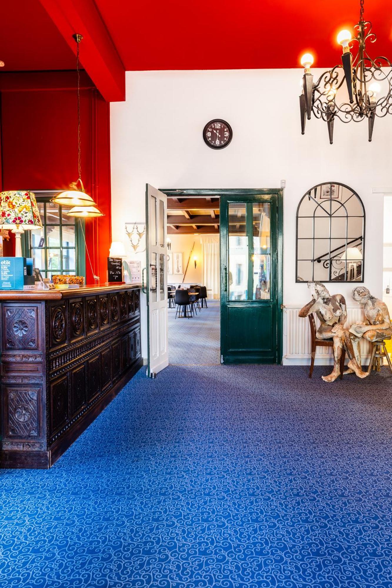 Hotel Restaurant Du Chateau Josselin Bagian luar foto