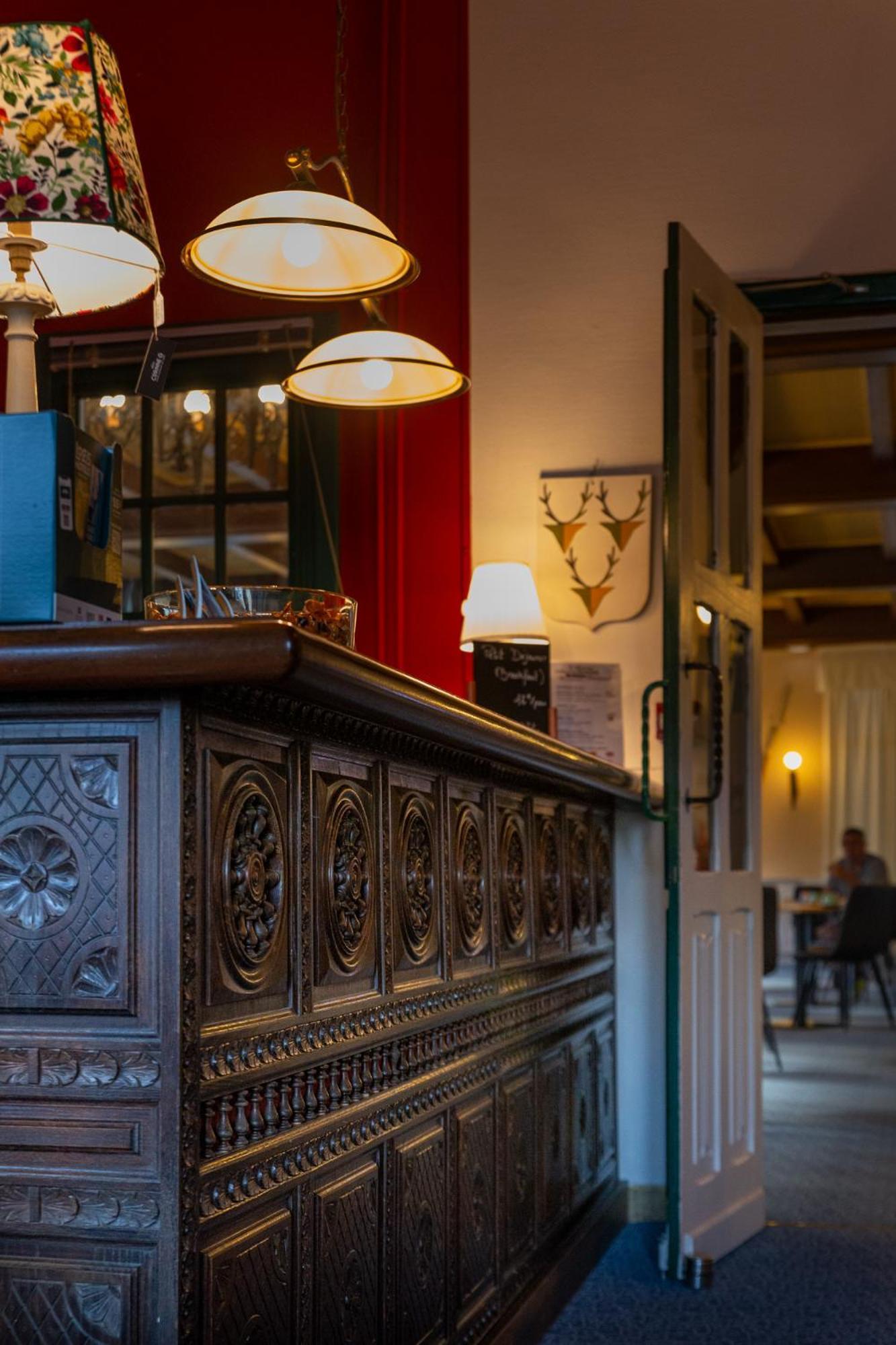Hotel Restaurant Du Chateau Josselin Bagian luar foto